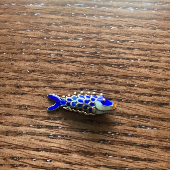 Vintage Chinese Cloisonné Fish Charms – Articulated Enamel Pendants - Picture 6 of 10
